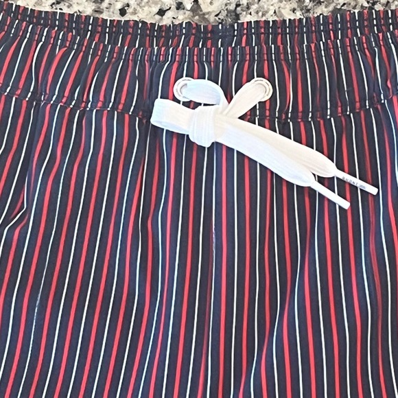 NWT Rhone 5.5" R&R Swim Trunks Mens S Goji Berry/Navy/White Stripe - Picture 5 of 10